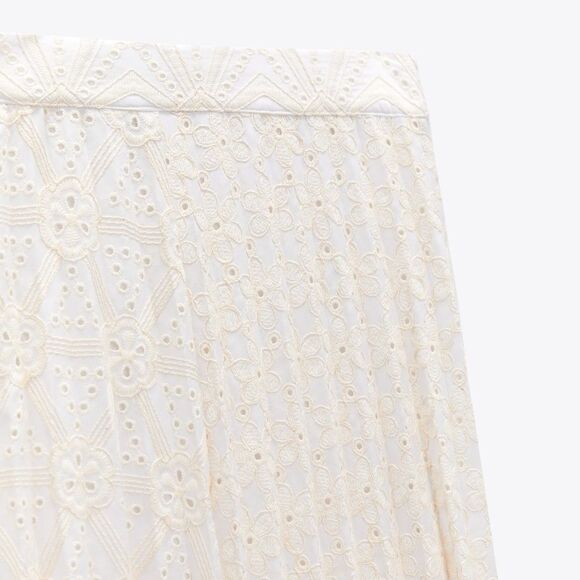 Zara PLEATED SKIRT WITH EMBROIDERY NEW - Picture 2 of 4